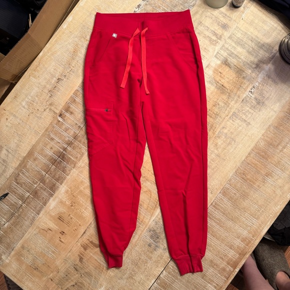 Figs Pants - Women’s Winning Red Zamora - Petite Jogger Scrub Pants - XXS